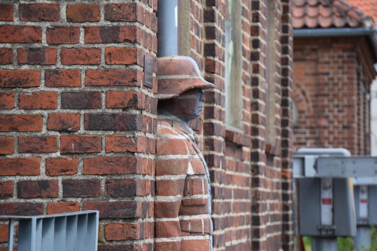 statue, camouflage, hidden, discreet, secret, camouflage, hidden, hidden, hidden, hidden, hidden